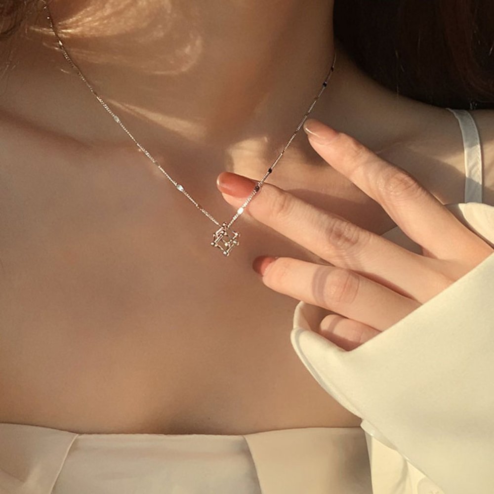 NEW Silver Simple Cube Geometric Necklace - Picture 11 of 12